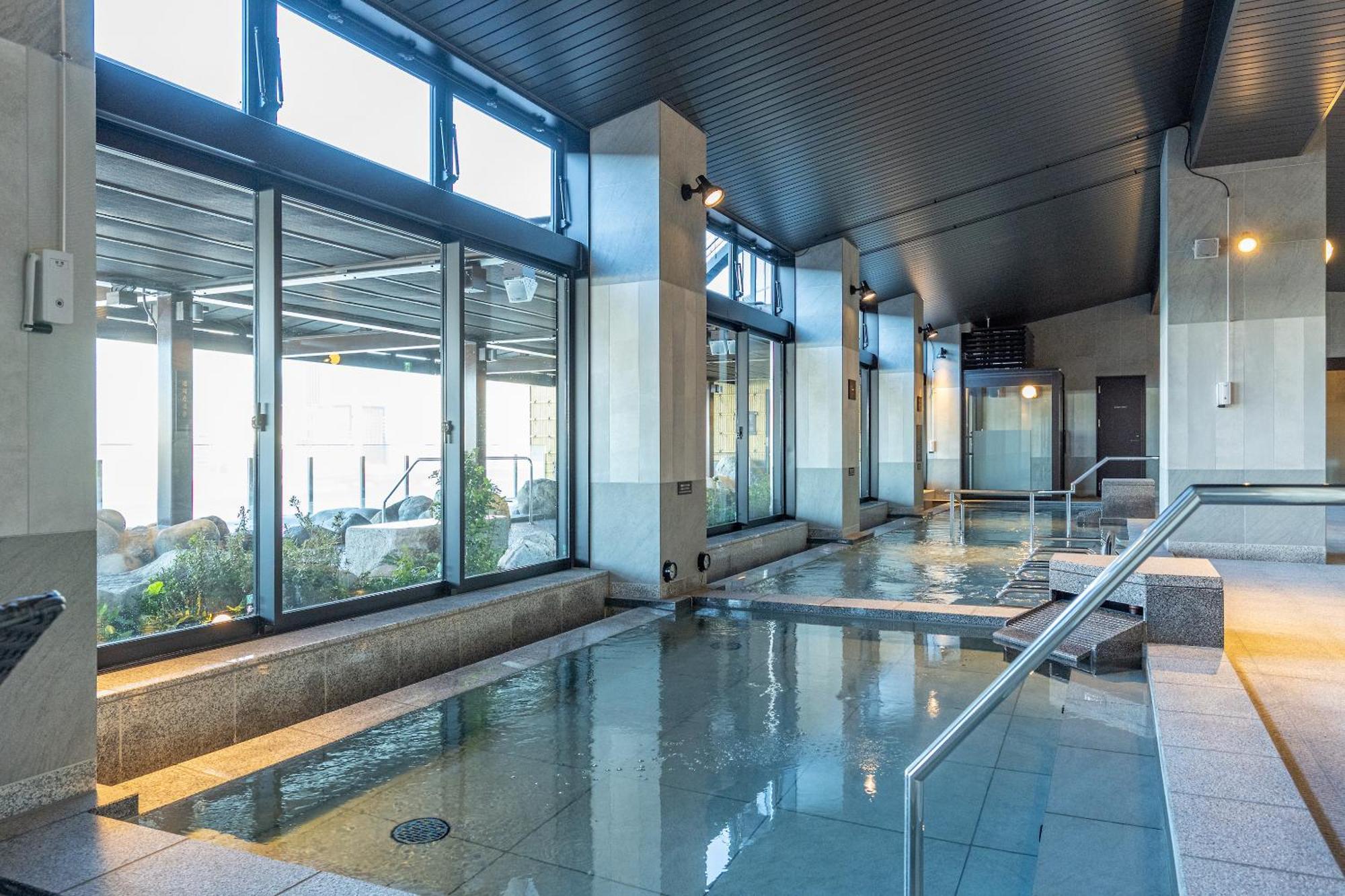 Tokyo Toyosu Manyo Club Hotel Exterior photo